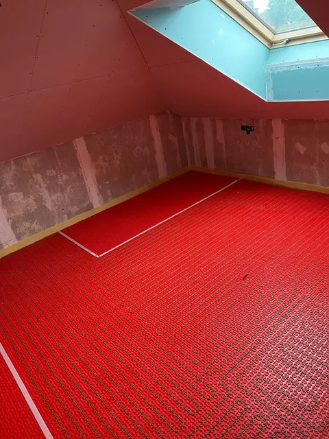 Grindinio šildymo pagrindas palėpėje